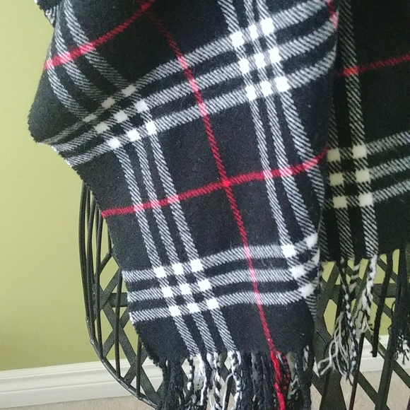 Scarf - Picture 2 of 5